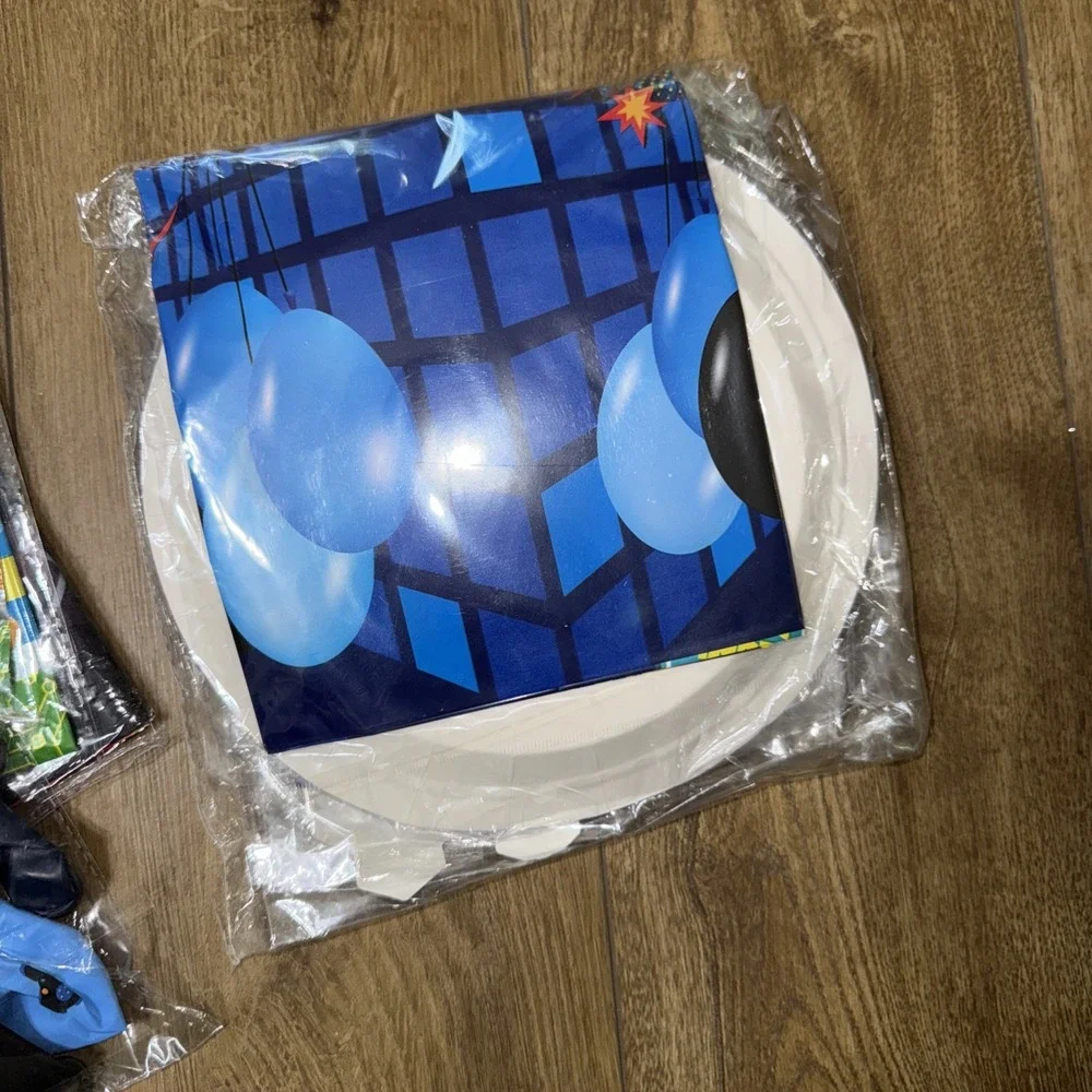 Video Game Birthday Party Supply Lot Tableware‎ Backdrop Banner Balloons